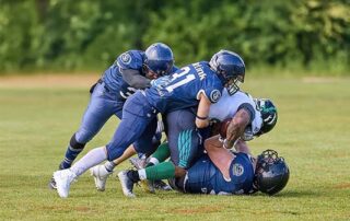 Hawks unterliegen Sharks vier Sekunden vor Schluß