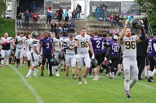 Mad Bulldogs gewinnen haushoch gegen Passau Pirates
