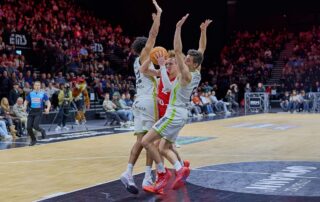 Falcons feiern ersten Derbysieg